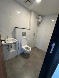 Bathroom Image of 618 Sq.ft 2 BHK Apartment / Flat for sale in Lodha Amara Tower 42 And 43, Thane West Thane for Rs. 14500000