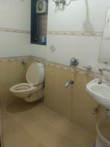 Common Bathroom Image of 850 Sq.ft 2 BHK Apartment / Flat for sale in highland tower Lokhandwala , Kandivali East Mumbai for Rs. 18000000