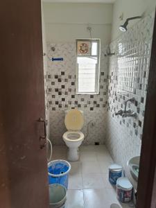 Bathroom Image of 939 Sq.ft 2 BHK Apartment / Flat for rent in Pearl Shivoham Gardenia, Madhyamgram Kolkata for Rs. 15000