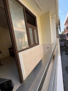 Balcony Image of 720 Sq.ft 2 BHK Builder Floor for rent in Sultanpur New Delhi for Rs. 17000