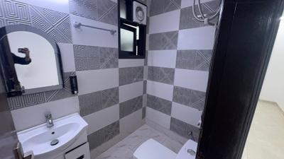 Bathroom Image of 475 Sq.ft 1 BHK Apartment / Flat for sale in Chhattarpur New Delhi for Rs. 3000000