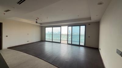 Living Room Image of 3500 Sq.ft 3 BHK Apartment / Flat for rent in Supertech Supernova, Sector 94 Noida for Rs. 130000