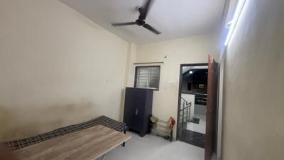 Living Room Image of 1050 Sq.ft 1 BHK Builder Floor for rent in Gokhalenagar Pune for Rs. 23000