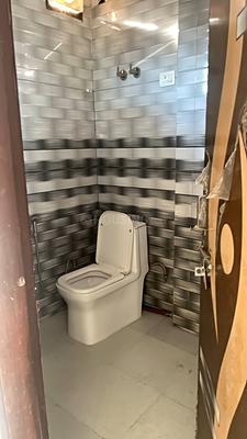 Bathroom Image of 800 Sq.ft 2 BHK Builder Floor for rent in Palam Vihar Extension Gurgaon for Rs. 13000