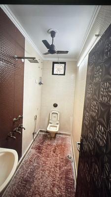 Image of 900 Sq.ft 2 BHK Builder Floor for rent in Janakpuri, New Delhi for Rs. 28000