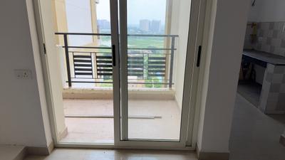 Balcony Image of 1114 Sq.ft 2.5 BHK Apartment / Flat for sale in Nimbus The Express Park View Tower L L1 M M1, Chi V Greater Noida for Rs. 9100000