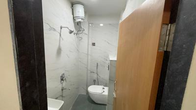 Bathroom Image of 550 Sq.ft 1 BHK Builder Floor for rent in Mahalakshmi Nagar Indore for Rs. 19000