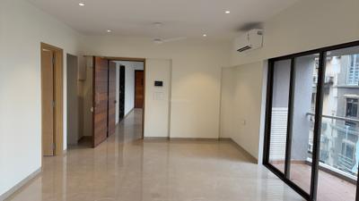 Living Room Image of 1300 Sq.ft 3 BHK Apartment / Flat for sale in Khar West Mumbai for Rs. 70000000