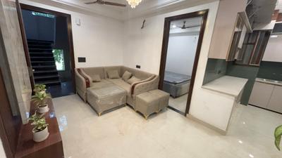 Living Room Image of 1450 Sq.ft 3 BHK Apartment / Flat for sale in Sector 73 Noida for Rs. 6500000