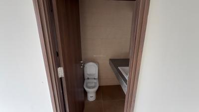 Bedroom Image of 1200 Sq.ft 3 BHK Apartment / Flat for sale in Kalpataru Magnus, Bandra East Mumbai for Rs. 65000000