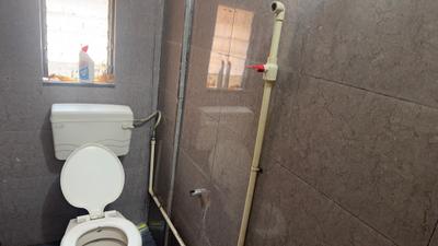 Bathroom Image of 225 Sq.ft 1 RK Apartment / Flat for rent in Powai Mumbai for Rs. 19000