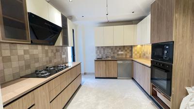 Kitchen Image of 4700 Sq.ft 4.5 BHK Builder Floor for sale in Ansal Esencia Sector 67, Sector 67 Gurgaon for Rs. 39000000