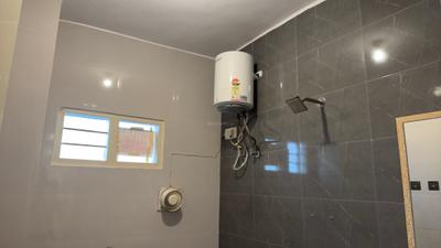 Bathroom Image of 500 Sq.ft 1 BHK Builder Floor for rent in DLF Phase 3 Gurgaon for Rs. 32500