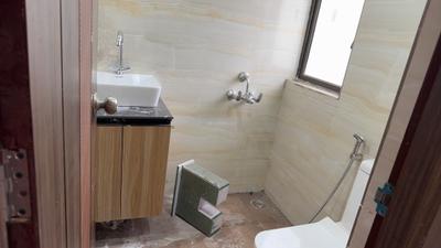 Bathroom Image of 830 Sq.ft 1 BHK Apartment / Flat for rent in SVP Gulmohur Garden Utopia The Nest, Raj Nagar Extension Ghaziabad for Rs. 25000