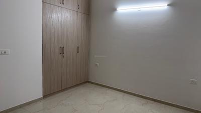 Bedroom Image of 1153 Sq.ft 2 BHK Builder Floor for rent in Smartworld Orchard, Sector 61 Gurgaon for Rs. 44500