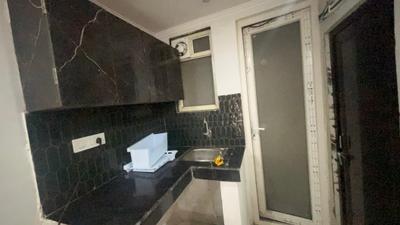 Kitchen Image of 290 Sq.ft 1 RK Independent House for rent in DLF Phase 3 Gurgaon for Rs. 15000