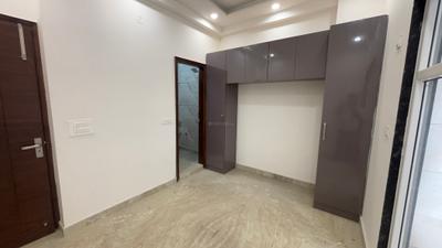 Bedroom Image of 1000 Sq.ft 3 BHK Apartment / Flat for sale in Sector 5 Rohini New Delhi for Rs. 8000000
