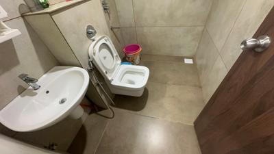 Bathroom Image of 556 Sq.ft 1 BHK Apartment / Flat for rent in Eroor Kochi for Rs. 33500