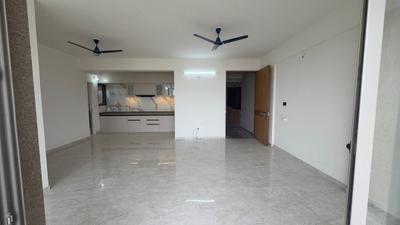 Living Room Image of 2520 Sq.ft 3 BHK Apartment / Flat for rent in Vinayak Courtyard , PDPU Road Gandhinagar for Rs. 32500