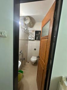 Bathroom Image of 850 Sq.ft 2 BHK Apartment / Flat for sale in Mahim Mumbai for Rs. 26500000