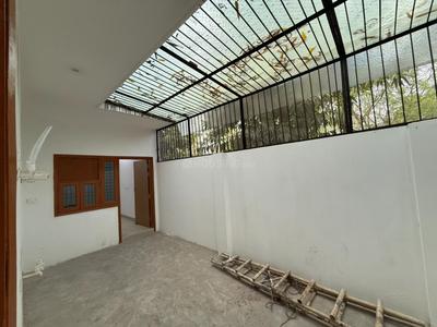 Balcony Image of 2000 Sq.ft 2 BHK Independent House for rent in Sector 44 Noida for Rs. 50000