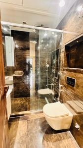 Bathroom Image of 2800 Sq.ft 4 BHK Builder Floor for sale in DLF City Phase 1, DLF Phase 1 Gurgaon for Rs. 51000000