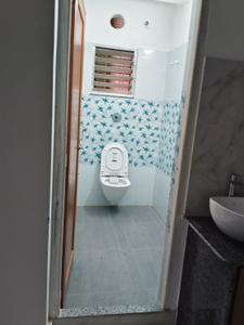 Bathroom Image of 1320 Sq.ft 3 BHK Apartment / Flat for rent in Dum Dum Kolkata for Rs. 200000