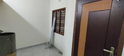 Balcony Image of 800 Sq.ft 1 BHK Independent House for rent in Vyasarpadi Chennai for Rs. 12000