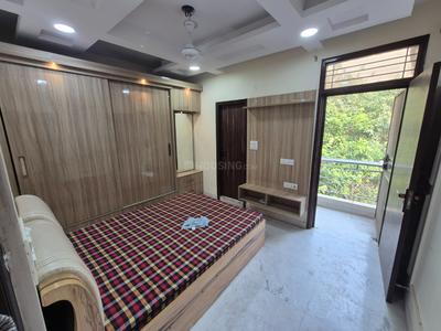 Bedroom Image of 1000 Sq.ft 2 BHK Builder Floor for sale in Ramesh Nagar New Delhi for Rs. 12900000
