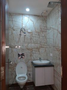 Common Bathroom Image of 1250 Sq.ft 3 BHK Builder Floor for sale in Shalimar Bagh New Delhi for Rs. 18500000