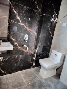 Bathroom Image of 1500 Sq.ft 3 BHK Builder Floor for sale in Saket RWA, Saket New Delhi for Rs. 8000000