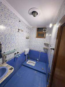Bathroom Image of 1744 Sq.ft 3.5 BHK Independent House for rent in Sector 56 Noida for Rs. 40000