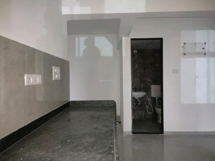 Gada Anutham Main Image 1