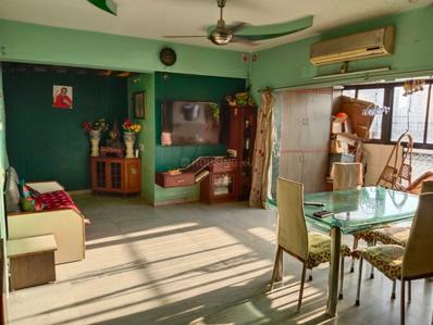 Living Room Image of 2300 Sq.ft 3.5 BHK Apartment / Flat for sale in Satellite Ahmedabad for Rs. 14500000