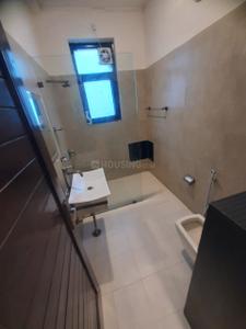 Bathroom Image of 3000 Sq.ft 3 BHK Builder Floor for rent in Sector 39 Noida for Rs. 60000