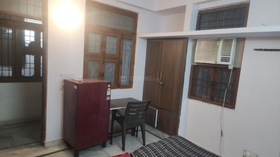 Bedroom Image of 300 Sq.ft 1 RK Studio for rent in Munirka New Delhi for Rs. 14000