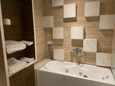 Bathroom Image of 4550 Sq.ft 5 BHK Penthouse for sale in Mahagun Moderne, Sector 78 Noida for Rs. 80000000