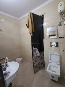 Bathroom Image of 1100 Sq.ft 3 BHK Builder Floor for rent in Shakarpur Khas New Delhi for Rs. 30000