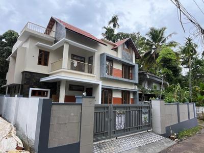Image of 2450 Sq.ft 4 BHK Independent House for sale in Mulanthuruthy, Kochi for Rs. 12000000