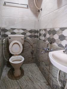 Common Bathroom Image of 300 Sq.ft 1 RK Apartment / Flat for rent in BTM Layout Bengaluru for Rs. 13000