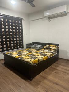 Bedroom Image of 3900 Sq.ft 4 BHK Apartment / Flat for sale in Shree Balaji Wind Park, Vaishno Devi Circle Ahmedabad for Rs. 21500000