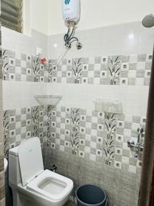 Bathroom Image of 300 Sq.ft 1 RK Apartment / Flat for rent in Kondapur Hyderabad for Rs. 12000