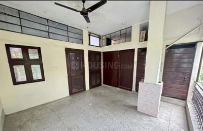 Balcony Image of 1000 Sq.ft 2 BHK Builder Floor for rent in Ramesh Nagar New Delhi for Rs. 28000