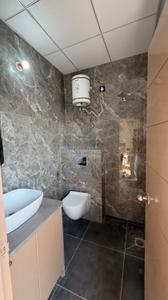 Bathroom Image of 1100 Sq.ft 2 BHK Builder Floor for rent in Sector 40 Gurgaon for Rs. 45000