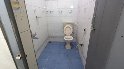 Bathroom Image of 555 Sq.ft 1 BHK Builder Floor for rent in Ejipura Bengaluru for Rs. 16000