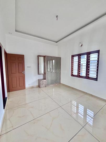 Kakkanad Main Image 1