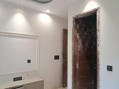 Bedroom Image of 1000 Sq.ft 3 BHK Builder Floor for sale in Paschim Vihar New Delhi for Rs. 18500000