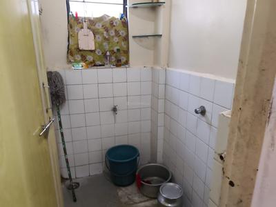 Bathroom Image of 450 Sq.ft 1 RK Apartment / Flat for rent in Kothrud Pune for Rs. 14200