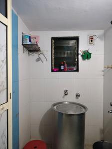Common Bathroom Image of 650 Sq.ft 1 BHK Apartment / Flat for sale in Thane West Thane for Rs. 11000000