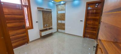 Bedroom Image of 800 Sq.ft 3 BHK Builder Floor for rent in Jai Maa Sunview Apartment, Dwarka Mor New Delhi for Rs. 20000